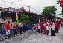 Semarak Kemerdekaan Warga Ganet Meriah dengan Jalan Sehat