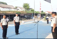 Lapas Narkotika Tanjungpinang Beri Penghargaan kepada Dua Pegawai Teladan