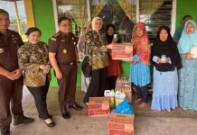 HUT ke-81 Kejaksaan, Kejari Bintan Gelar Anjangsana dan Bakti Sosial