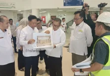 Tinjau RSUD RAT, Wagub Nyanyang Minta Kontraktor Tak Asal Kerja