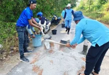 Jalan Berlubang Ditambal, Kecamatan Singkep Barat Turun Tangan