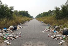 Miris! Tepi Jalan Dijadikan Tempat Pembuangan Sampah
