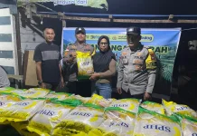 Antusias Warga Tinggi, 500 Kg Beras SPHP di Pasar Murah Polsek Jemaja Habis Terjual