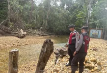 Polsek Daik Lingga Pantau Titik Rawan Bencana