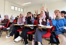 UMRAH Terapkan Kelas Bilingual, Perkuat Kompetensi Mahasiswa Hadapi Dunia Kerja