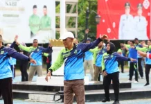Sekda Lingga Pimpin Jalan Santai dan Senam Pegawai