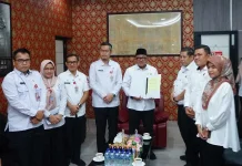 Kejari Serahkan Legal Opinion Penyesuaian Perda Tanjungpinang