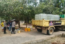 Polsek Bintan Timur Salurkan Tiga Ton Air Bersih untuk Warga Terdampak Kekeringan