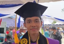 Zidan Khalfani Karim, Lulusan Terbaik FKIP UMRAH yang Berjuang Bantu Keluarga
