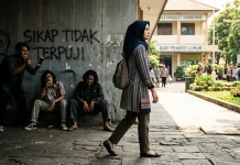 Menjauhi dan Meninggalkan Sikap yang Tidak Terpuji