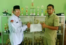 Pengawas Kemenag Lingga Berikan Pembinaan Kamad MAS Al Barakah