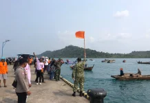 Dilaut Senayang, Harapan Dipertaruhkan Bersama Kail
