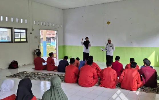Siswa SMKN 1 Senayang Praktik Fardu Kifayah