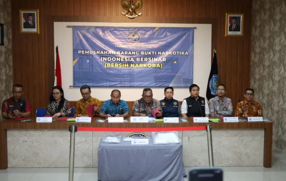 Barang Bukti 5,6 Kg Sabu dan Ratusan Butir Ekstasi Dimusnahkan BNNP Kepri