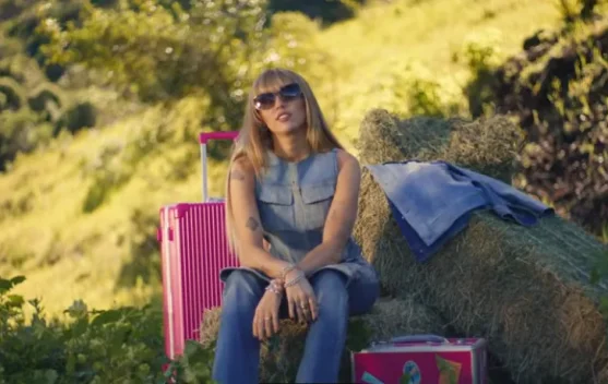 Myey Cyrus Rayakan 20 Tahun Hannah Montana - RRI.co.id