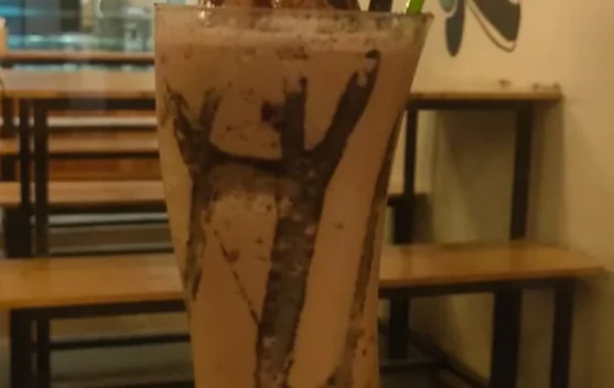 Coklat Milkshake Float Jadi Minuman Favorit Lintas Generasi di Tanjungpinang