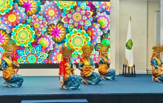 Kartini Masa Kini Bersinar, Tari Persembahan Siswi MTsN Curi Perhatian