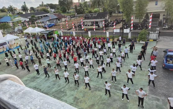 Kejari Laksanakan Senam Sehat dan Pengobatan Gratis