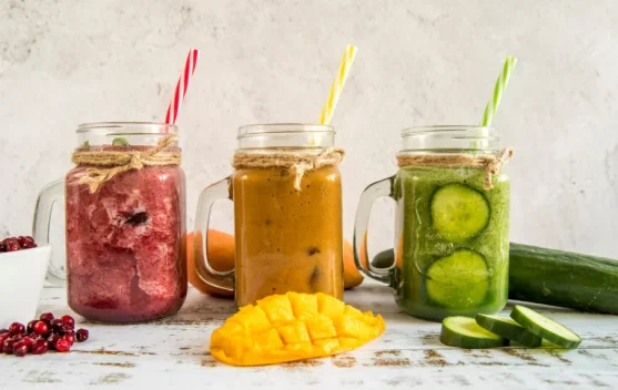 Smoothie atau Jus Buah, Mana yang Lebih Sehat?