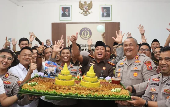 Hari Bhakti Adhyaksa, Kapolres Lingga Beri Kejutan Manis