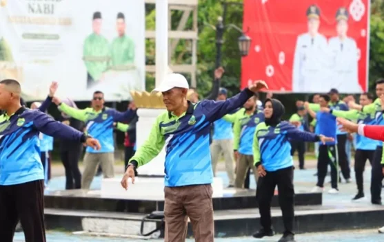 Sekda Lingga Pimpin Jalan Santai dan Senam Pegawai