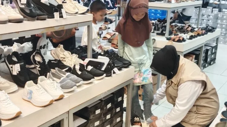 Jelang Idulfitri, Baznas Belanja Bareng Anak Yatim dan Dhuafa