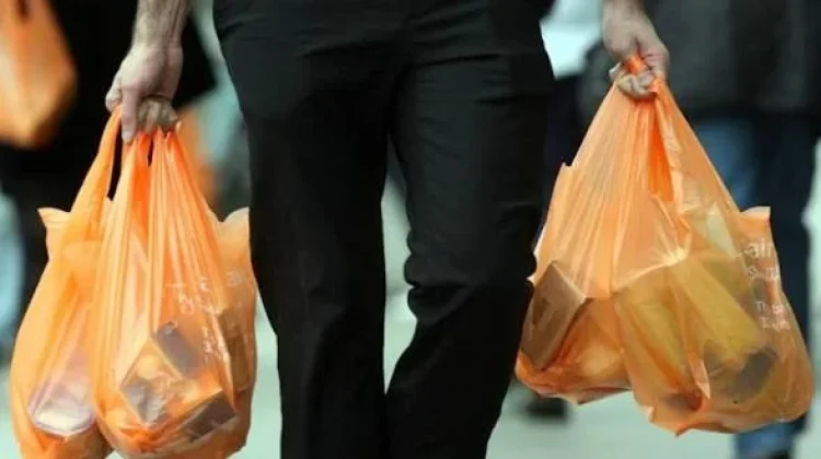 Masyarakat Diminta Kurangi Penggunaan Kantong Plastik