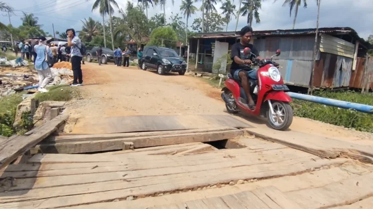 Warga Desak Jembatan RT 07 Pantai Amal Diperbaiki