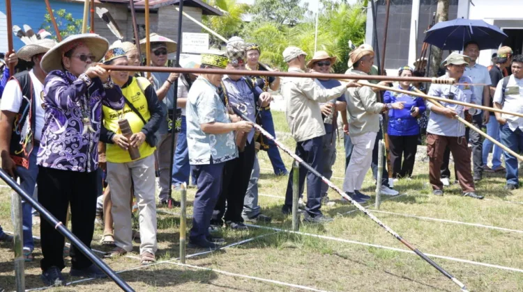Turnamen Sumpit pada Pesta Panen Teras Nawang, Jaga Warisan Budaya