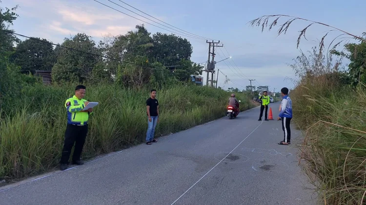 Hilang Fokus, Hilux Hantam Motor di Rajawali, Satu Orang Tewas
