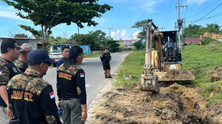 Jaga Lingkungan, LPADKT Tarakan Benahi Drainase