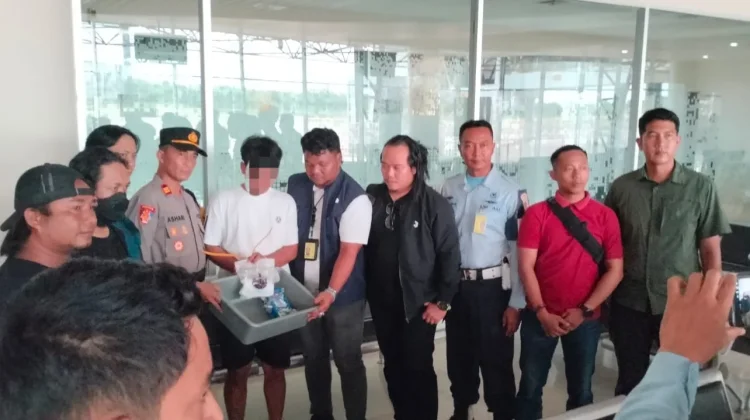 Polisi Amankan Sabu 933,73 Gram di Bandara Juwata