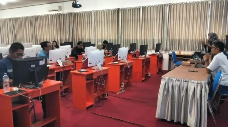 Disdik Bimtek Operator Sekolah Teknis SPMB