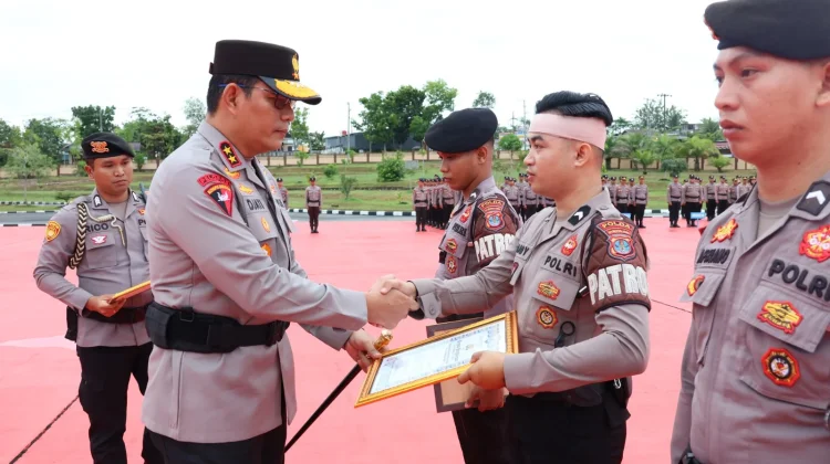 Kapolda Beri Reward Personel Respons Cepat 110