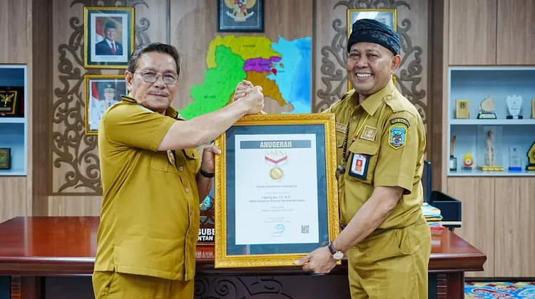 Wagub Ingkong Raih Penghargaan Tokoh Inspiratif Indonesia