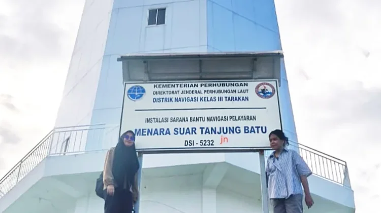 Akhir Pekan, Menara Suar Tanjung Batu Sering Dikunjungi Warga