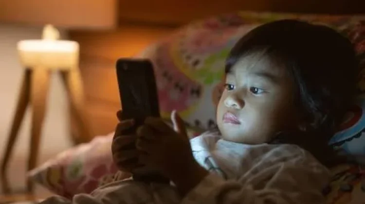 Peran Vital Orang Tua Mencegah Prilaku LBGT pada Anak
