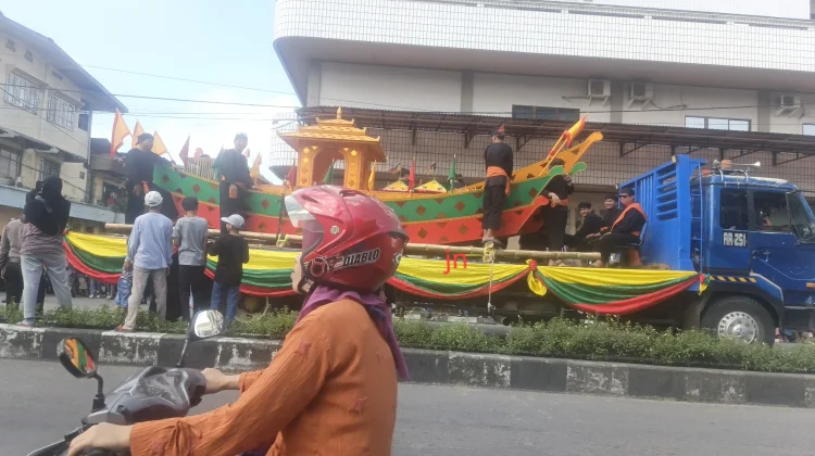 4.411 Peserta Meriahkan Pawai Budaya Iraw Tengkayu