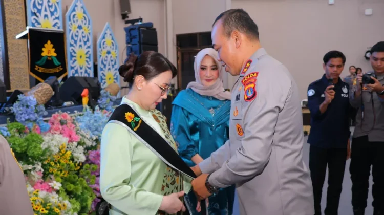 Ibu Asuh Polwan Polda Kaltara Berganti, Kapolda Tekankan Integritas dan Profesion
