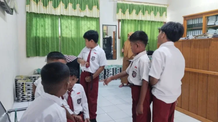Hari Pertama Sekolah, Kehadiran Siswa SDN 041 Tarakan Belum 100 Persen