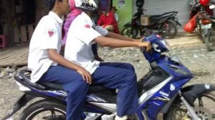 Pelajar Wajib Memiliki SIM sebelum Berkendaraan