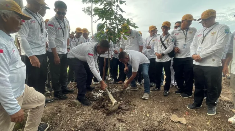 74 Kepala Desa Satukan Tanaman Endemik di Kebun Raya Bundayati