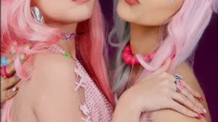 Tren Perpaduan Makeup Warna Warni Ala Naykilla