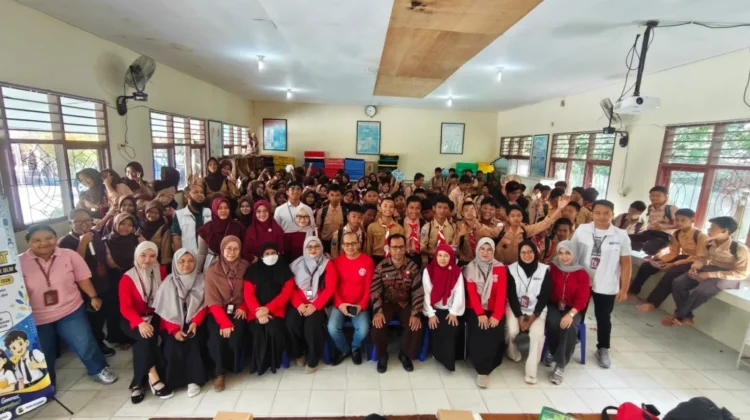 FK UBT dan FKIK ULM Edukasi Kesehatan Remaja di SMPN 10 Tarakan