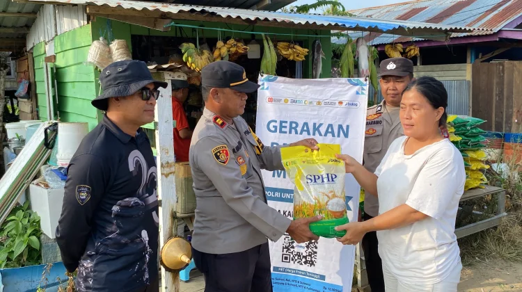 Kapolsek Tanjung Palas Barat Kawal Distribusi Beras SPHP, Pastikan Tepat Sasaran