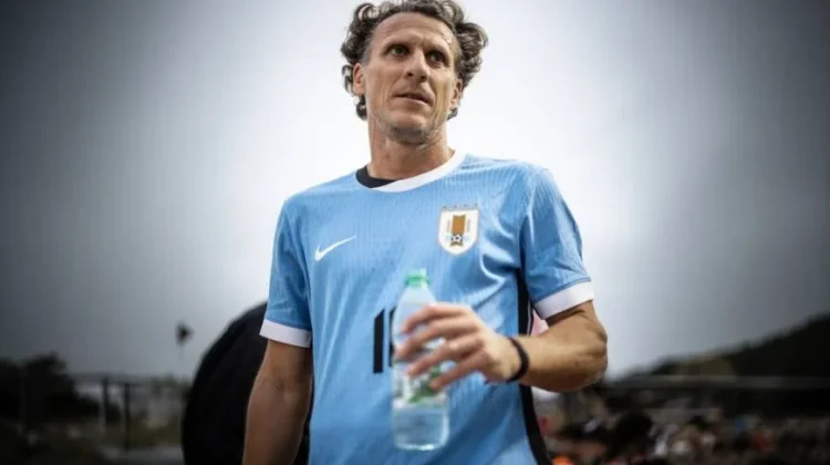 Diego Forlan Ditunjuk Menjadi Pelatih Baru Timnas Uruguay