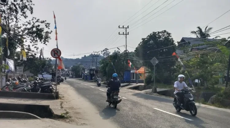 Debu Beterbangan Selimuti Langit Tarakan