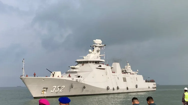 Penyambutan KRI Gusti Ngurah Rai 332 di Tarakan