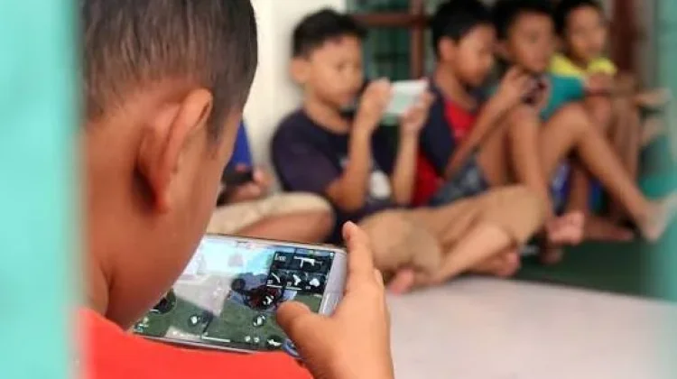 Penggunaan Gawai pada Anak Perlu Pengawasan