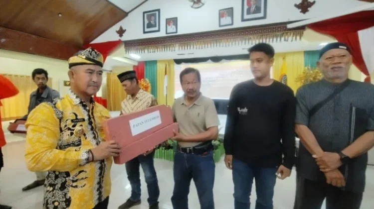 Pemkot Tarakan Serahkan Bantuan Pasca Bencana kepada Warga Terdampak